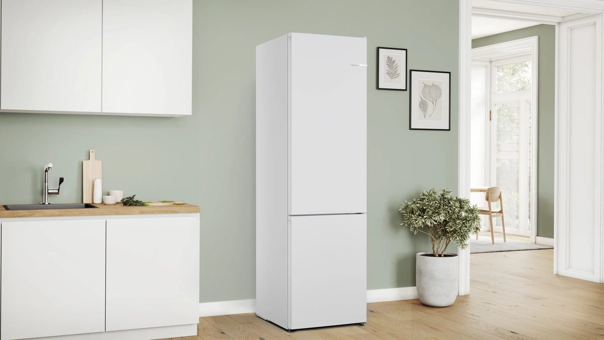 Bosch Series 4 Freestanding Fridge-Freezer | KGN392WDFG