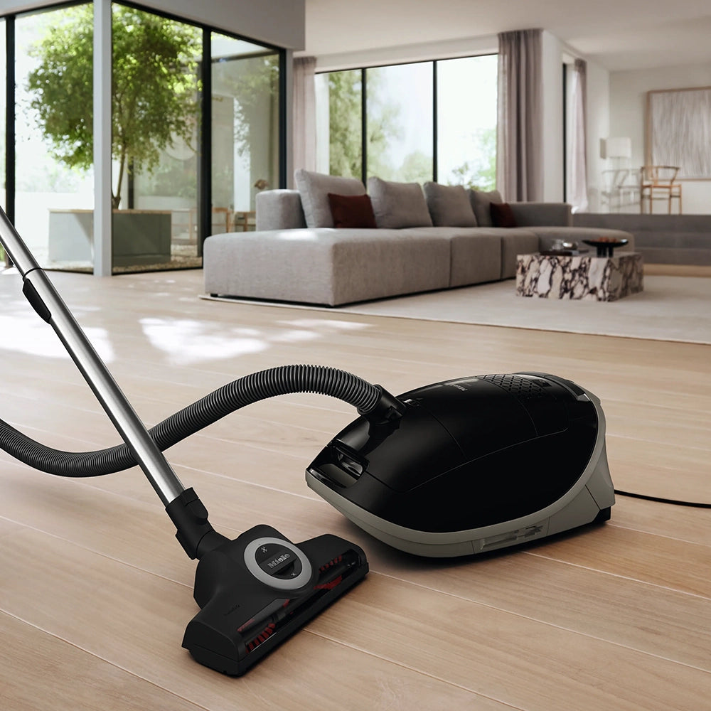 Miele Guard M1 Cat & Dog Vacuum Cleaner - Obsidian Black | 12652540
