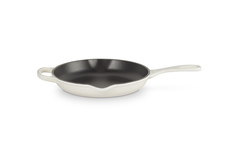 Le Creuset 23cm Cast Iron Round Skillet - Meringue | 20182237160422