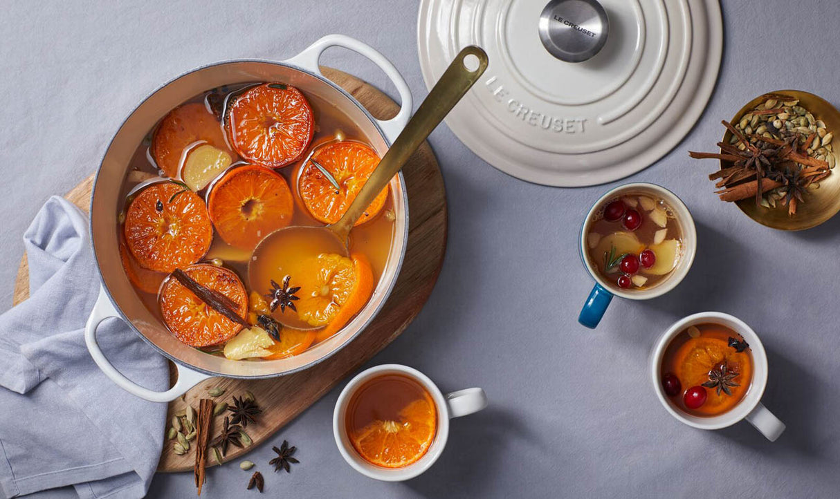 Le Creuset Signature 24cm Cast Iron Round Casserole - Meringue | 21177247164430