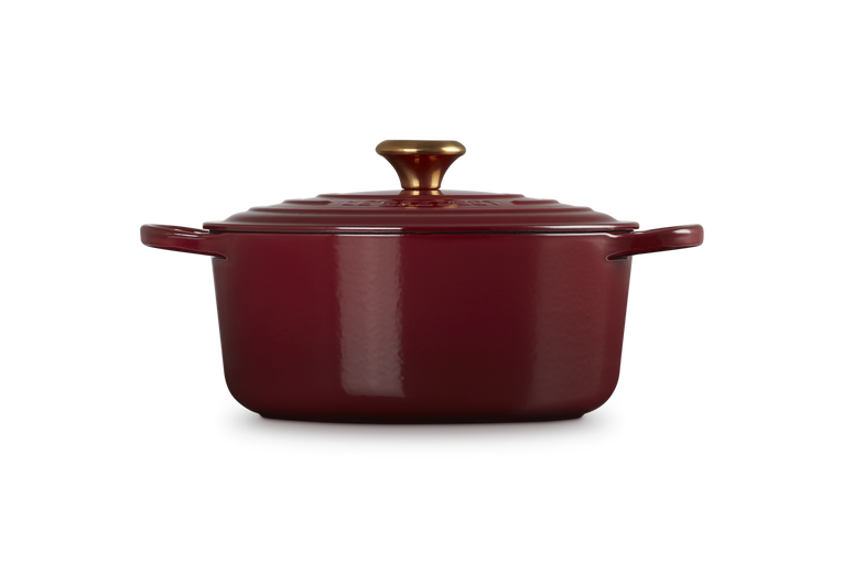 Le Creuset Signature 26cm Cast Iron Round Casserole - Garnet | 21177269494441