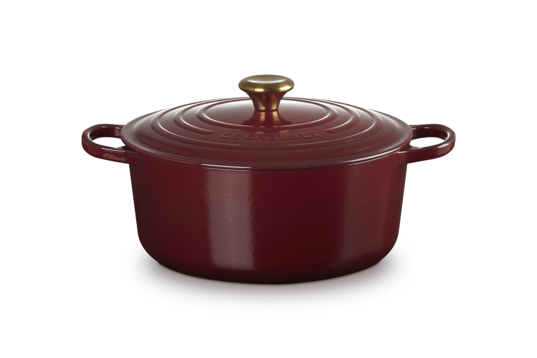 Le Creuset Signature 28cm Cast Iron Round Casserole - Garnet | 21177289494441