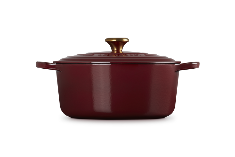 Le Creuset Signature 28cm Cast Iron Round Casserole - Garnet | 21177289494441