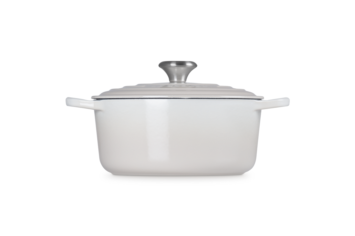 Le Creuset Signature 24cm Cast Iron Round Casserole - Meringue | 21177247164430