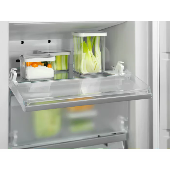 Electrolux 700 Intregrated No Frost Freezer | KUN7NE18C