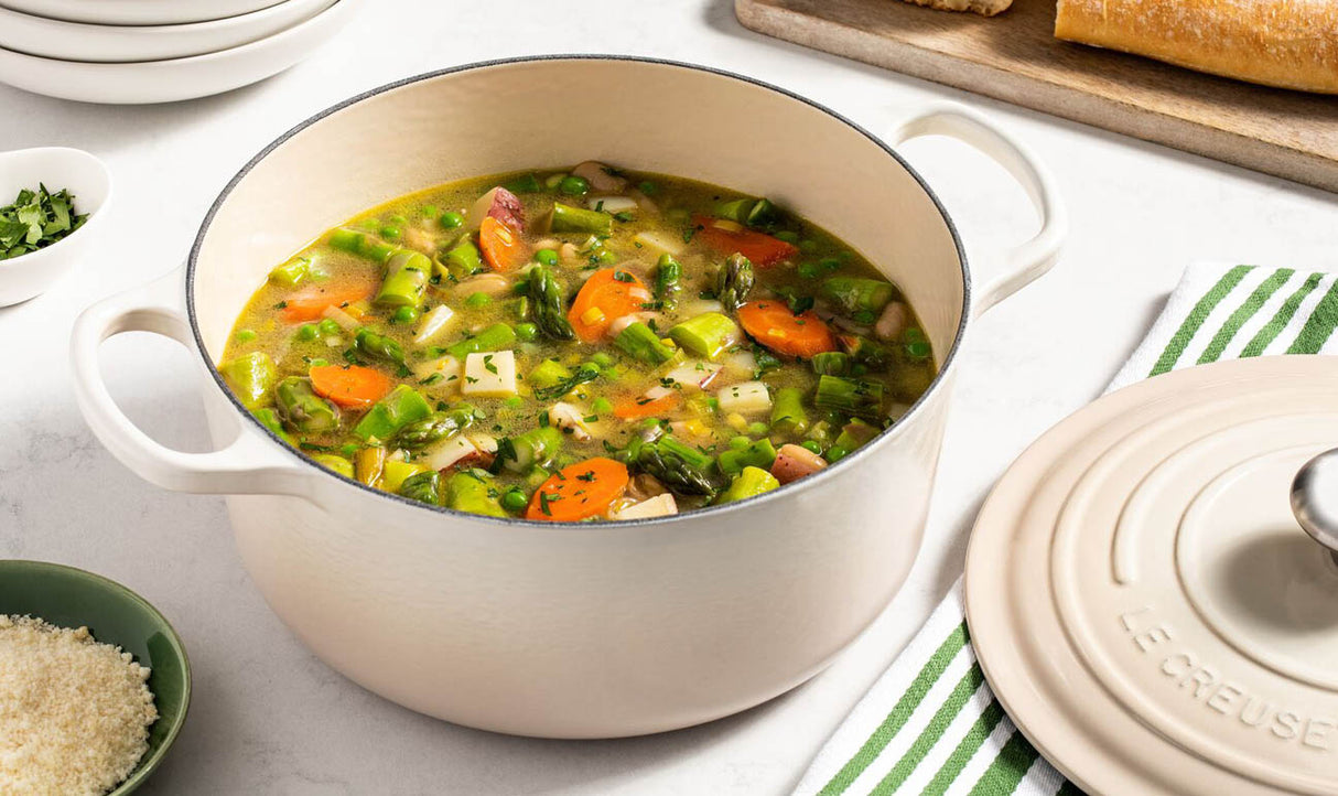 Le Creuset Signature 26cm Cast Iron Round Casserole - Meringue | 21177267164430